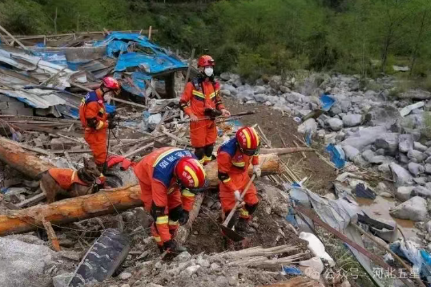 油動式大載荷長航時無人直升機——打造我國應急救援、防汛救災、森林草原消防的“新質(zhì)戰(zhàn)斗力”!